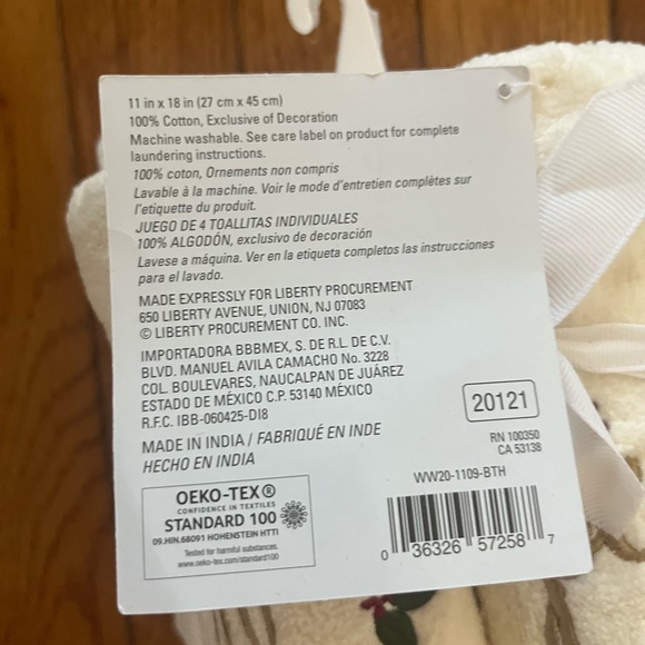 Bundle of holiday towels - Picture 4 of 9